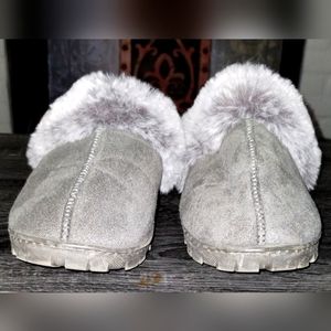 Women's Gray Faux-Fur Lined Slip-On Slippers